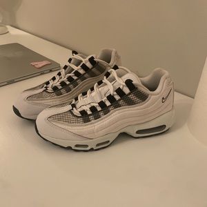 White & Black custom Nike Airmax 95 shoes